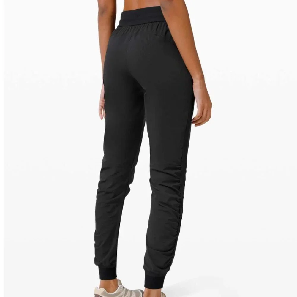 Lululemon Beyond The Studio Jogger Womens 6 Pants Athleisure 28x28 Black LW5CZHS - Picture 4 of 12